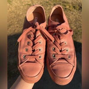 🌵Light Pink/ Salmon Converse ~ Size 6
